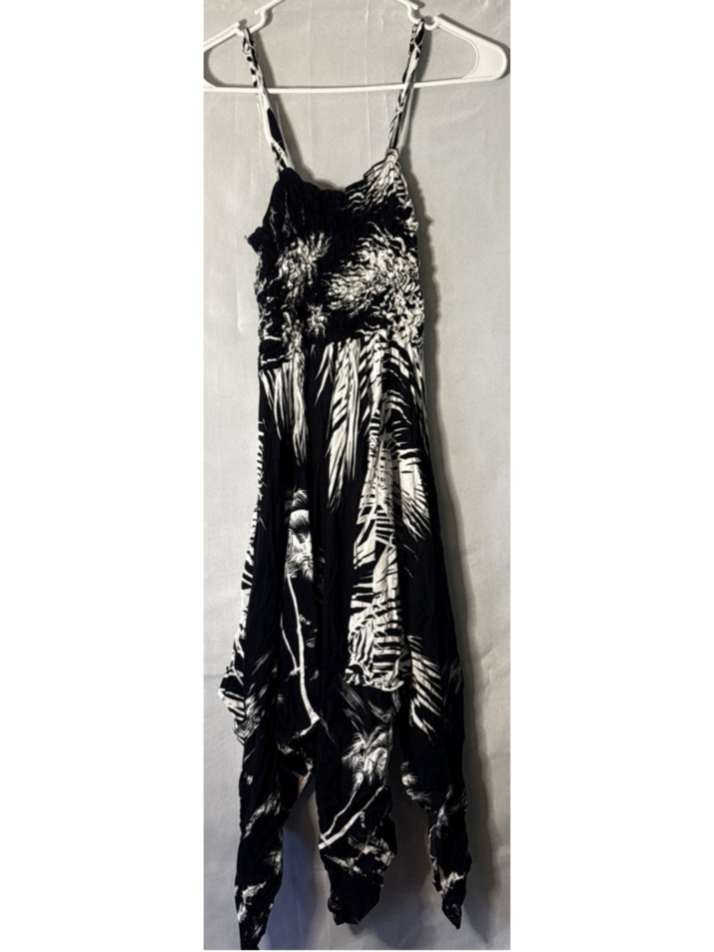 Boho Y2K Popcorn Smocked Palm Tree Tropical Handkerchief Hem Dress Black White